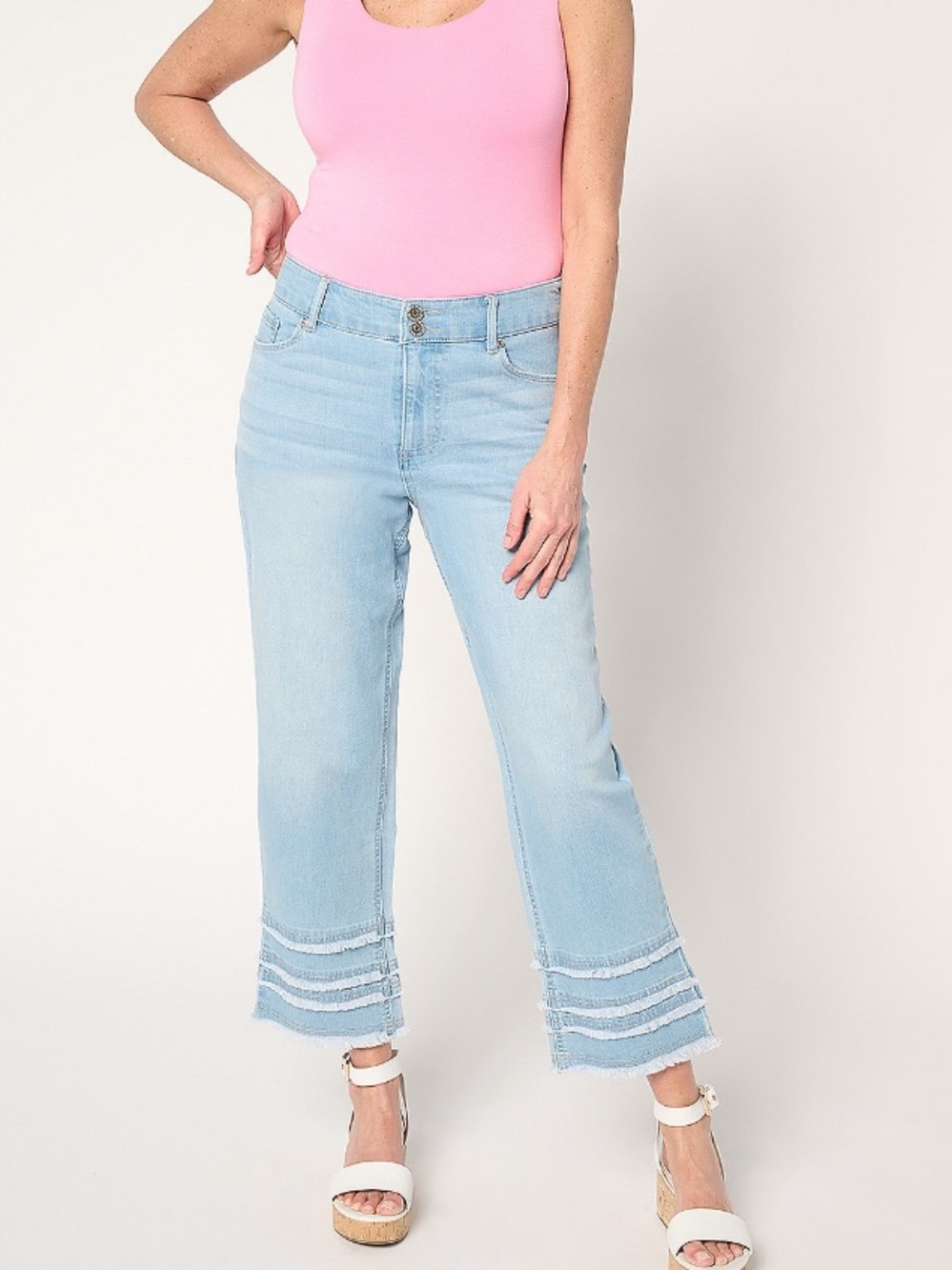 Susan Graver Regular Fray Hem Full
Leg Jean
-medium wash